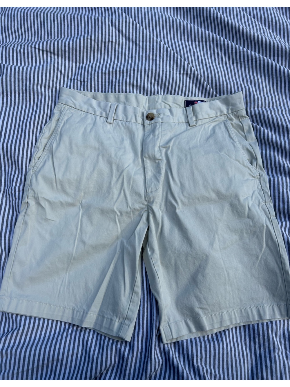 Vinyard Vines Khaki shorts 34